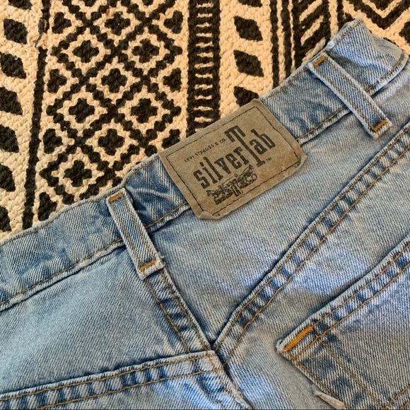 VINTAGE Levi’s Silver Tag Mom Jeans - Picture 4 of 5